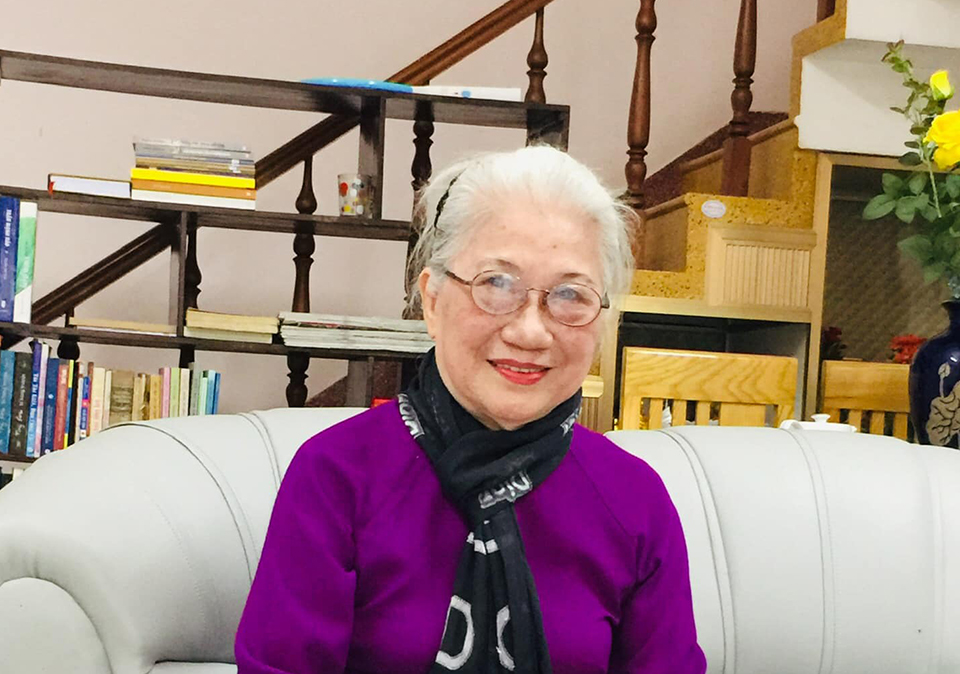 Nhà thơ Lệ Thu