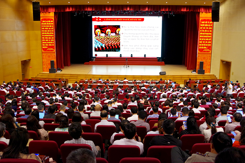 Văn hóa không chỉ đồng hành với phát triển, mà văn hóa phải đứng ở "vị trí dẫn đường"