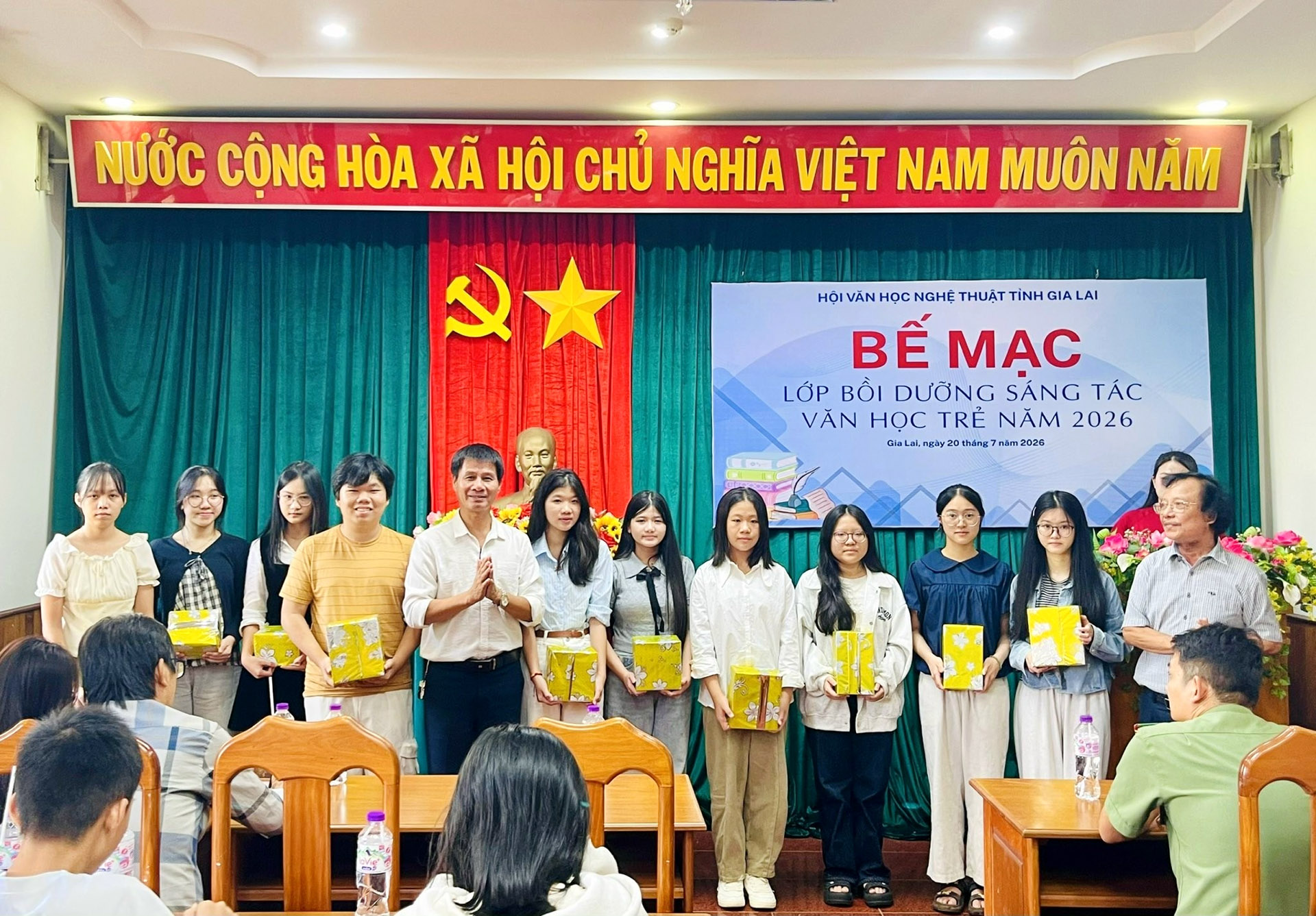 Bế mạc Lớp bồi dưỡng sáng tác văn học trẻ năm 2026