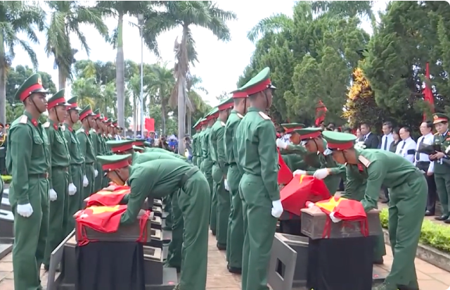 Đón các anh về với đất mẹ