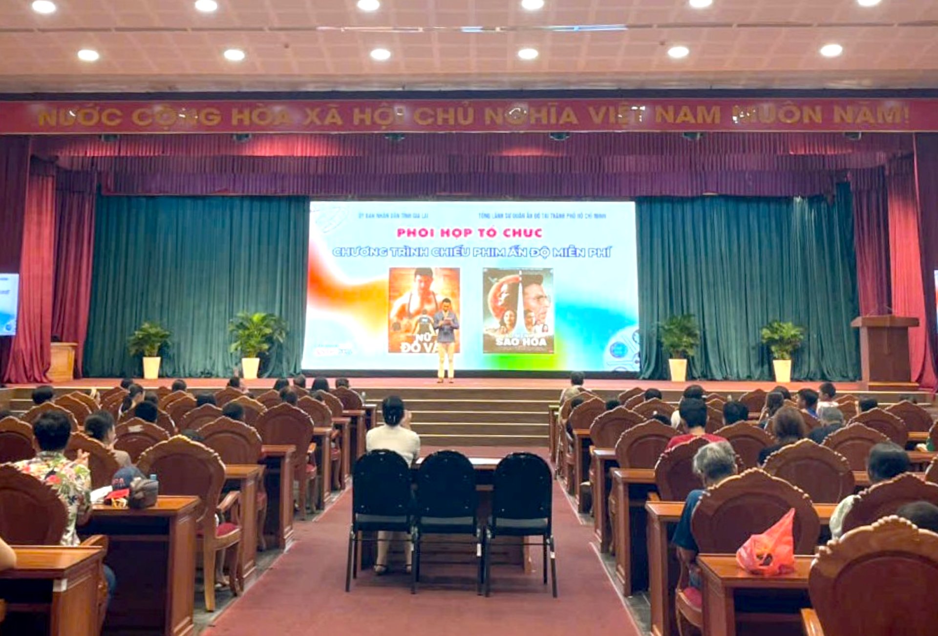 Chiếu phim phục vụ Nhân dân nhân dịp Quốc khánh Ấn Độ