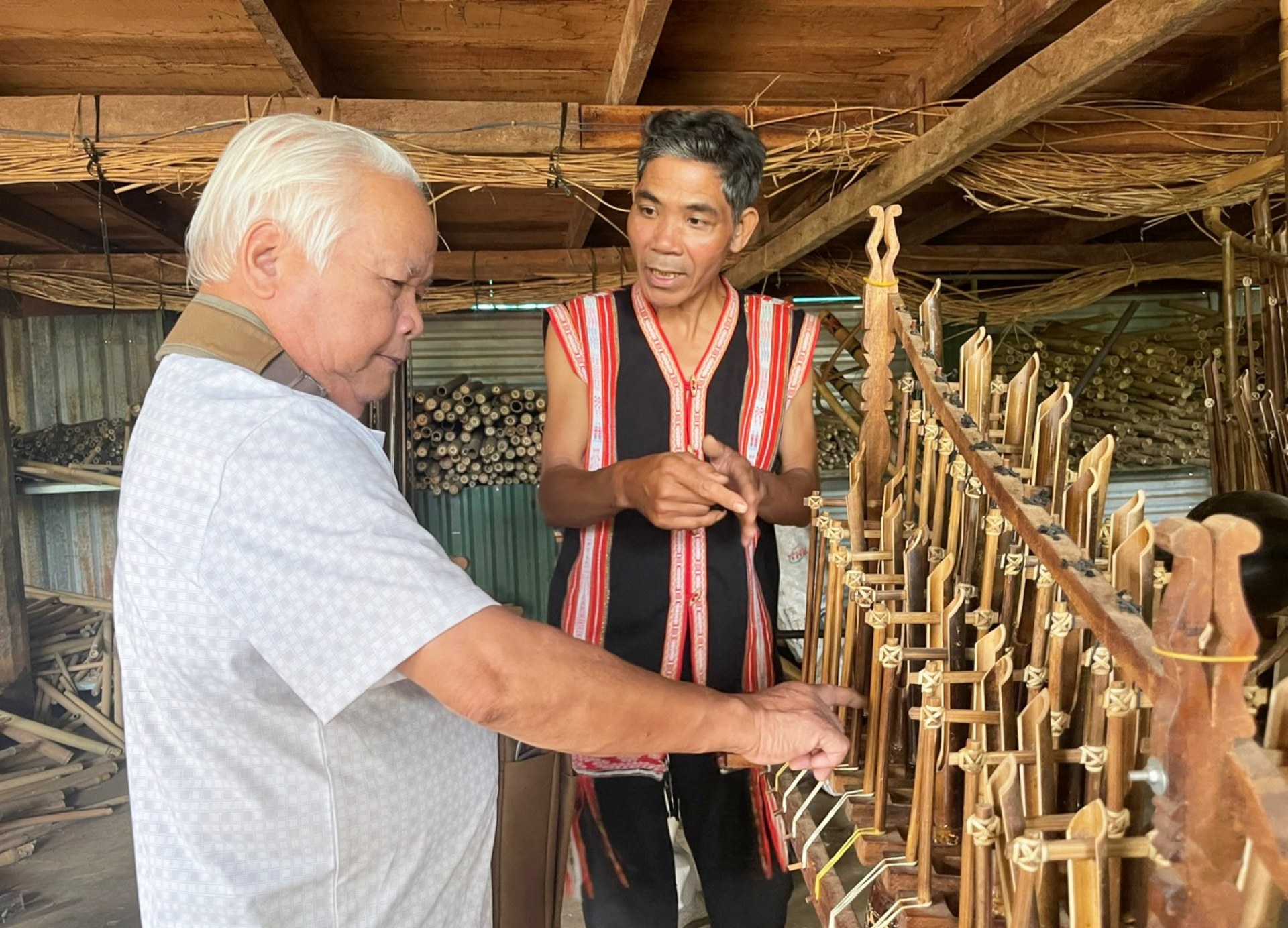 Nghệ nhân ở làng